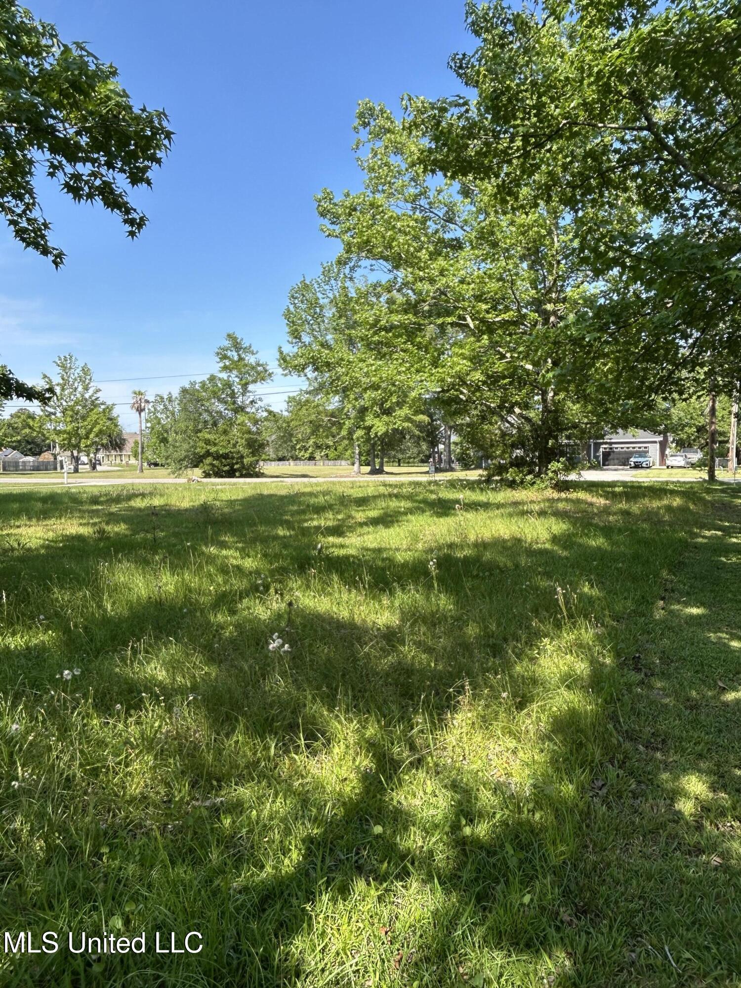 10337 Pin Oak Drive, Biloxi, Mississippi image 5