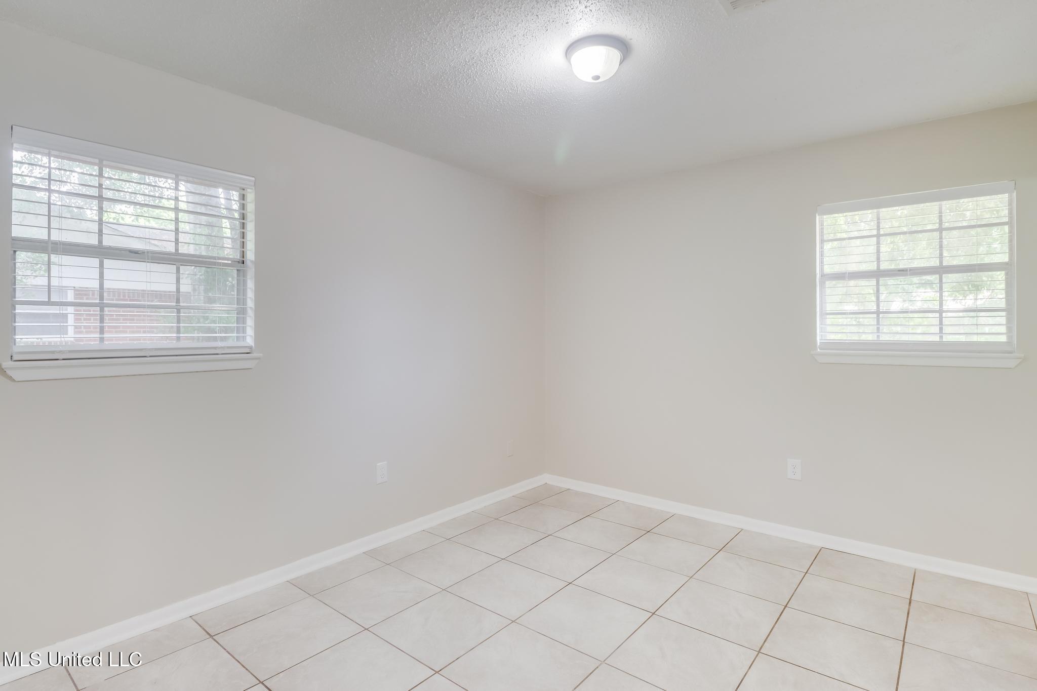 1302 Parktown Drive, Ocean Springs, Mississippi image 14