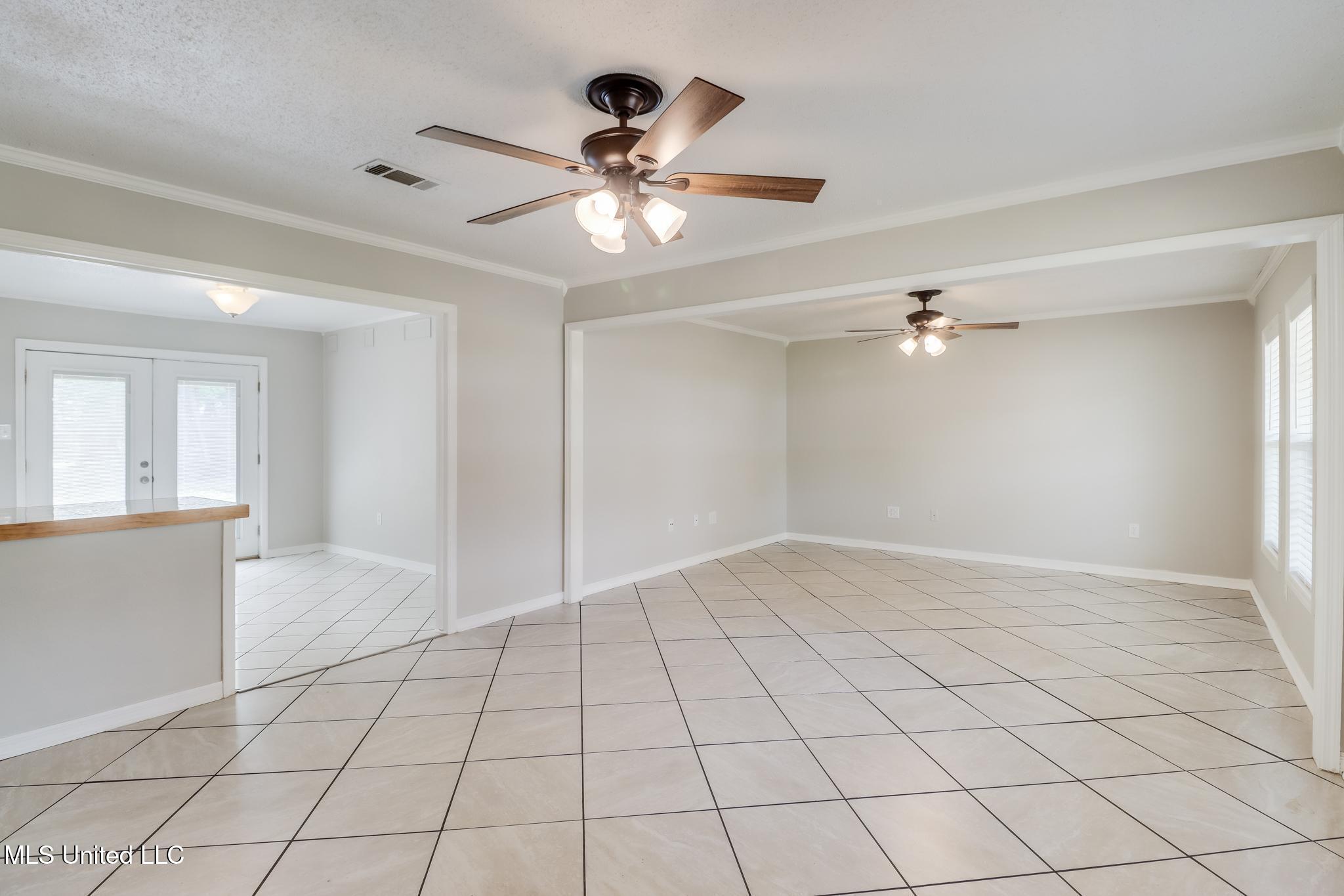 1302 Parktown Drive, Ocean Springs, Mississippi image 4