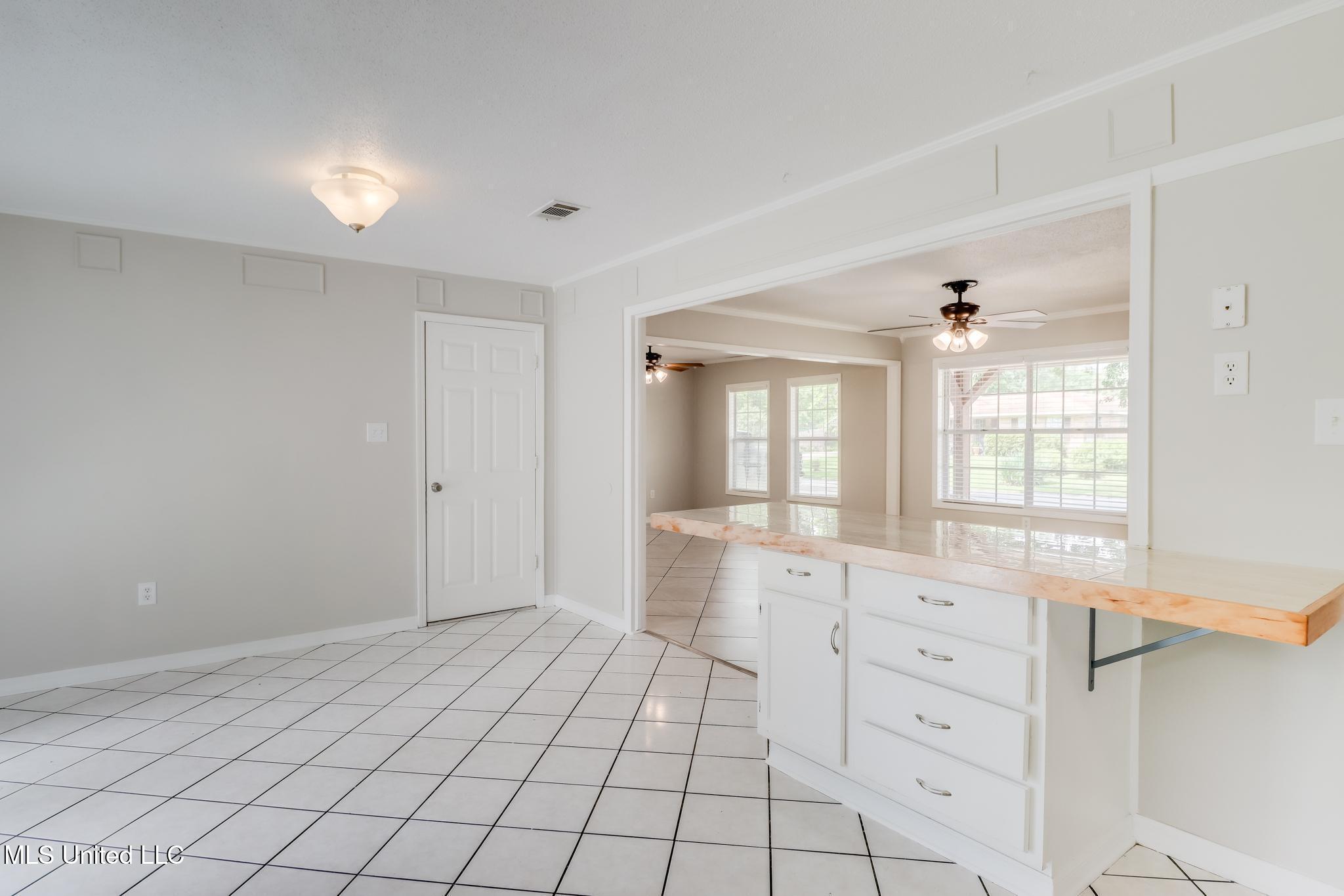 1302 Parktown Drive, Ocean Springs, Mississippi image 8