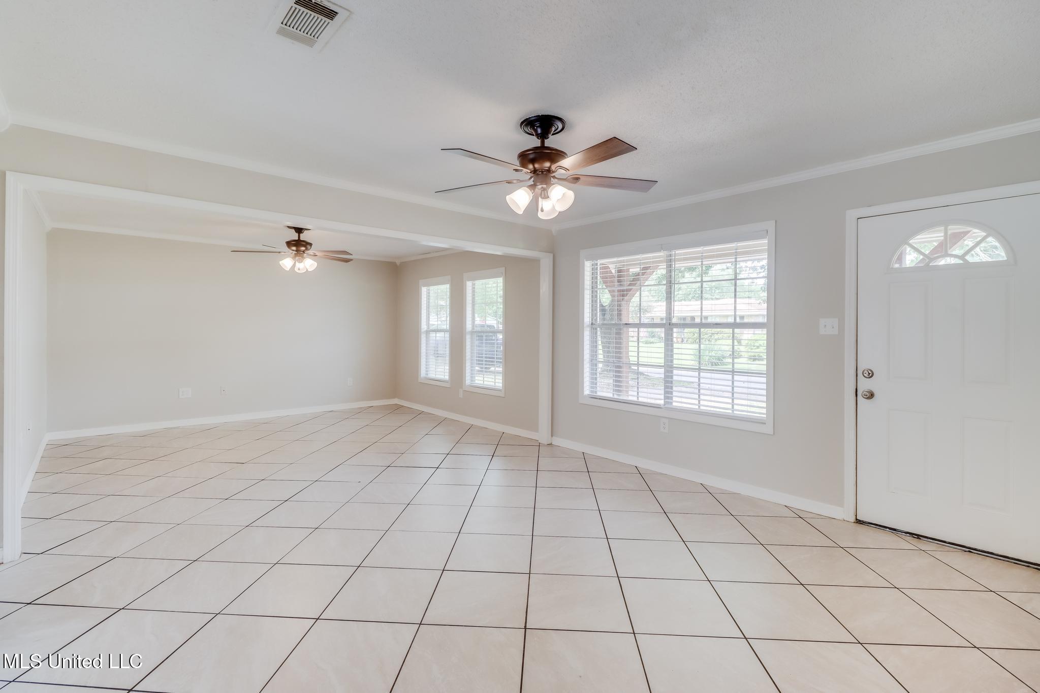 1302 Parktown Drive, Ocean Springs, Mississippi image 2