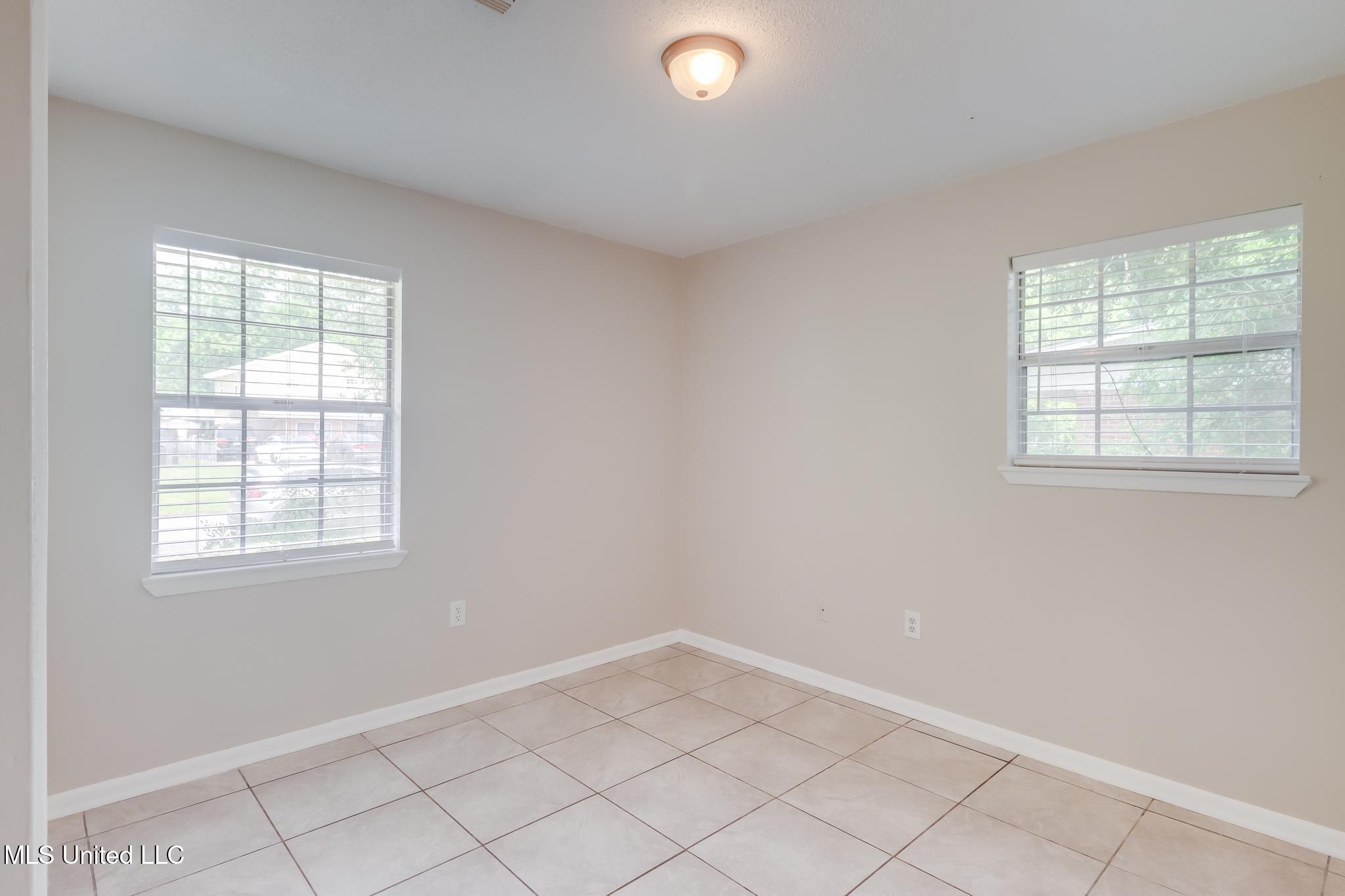 1302 Parktown Drive, Ocean Springs, Mississippi image 12