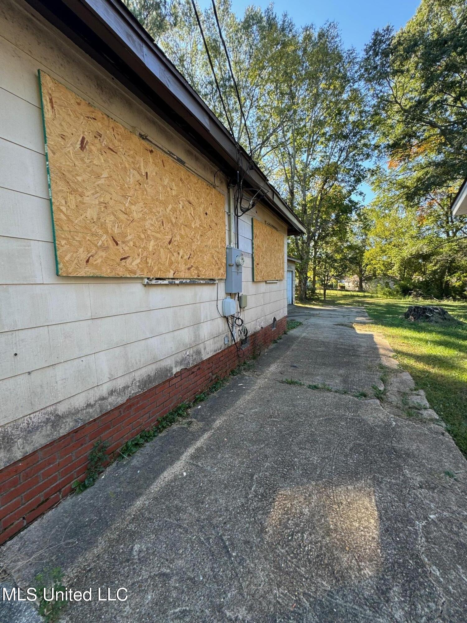 1317 Fernwood Drive, Jackson, Mississippi image 15