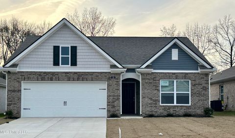 Homes For Sale - 29 S Thorn Tree Street<br/> Marshall County, Byhalia, MS 38611