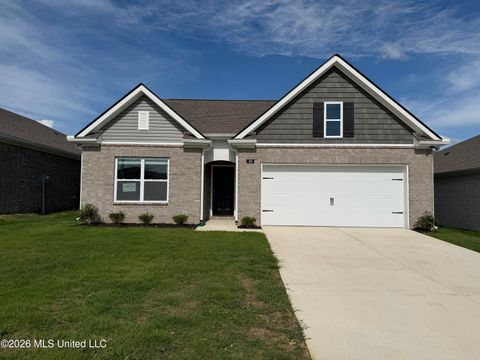 Homes For Sale - 29 S Thorn Tree Street<br/> Byhalia, MS 38611