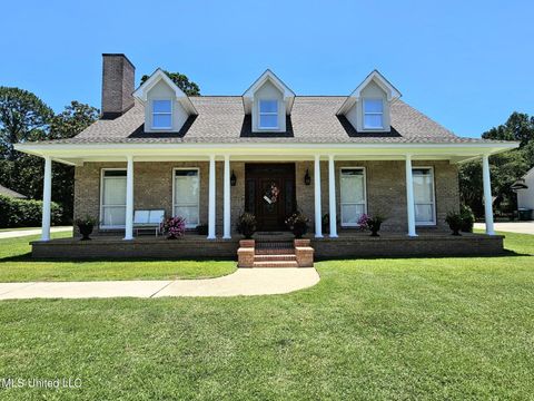 Single Family Residence in Ocean Springs MS 4024 Dunsinane Avenue.jpg