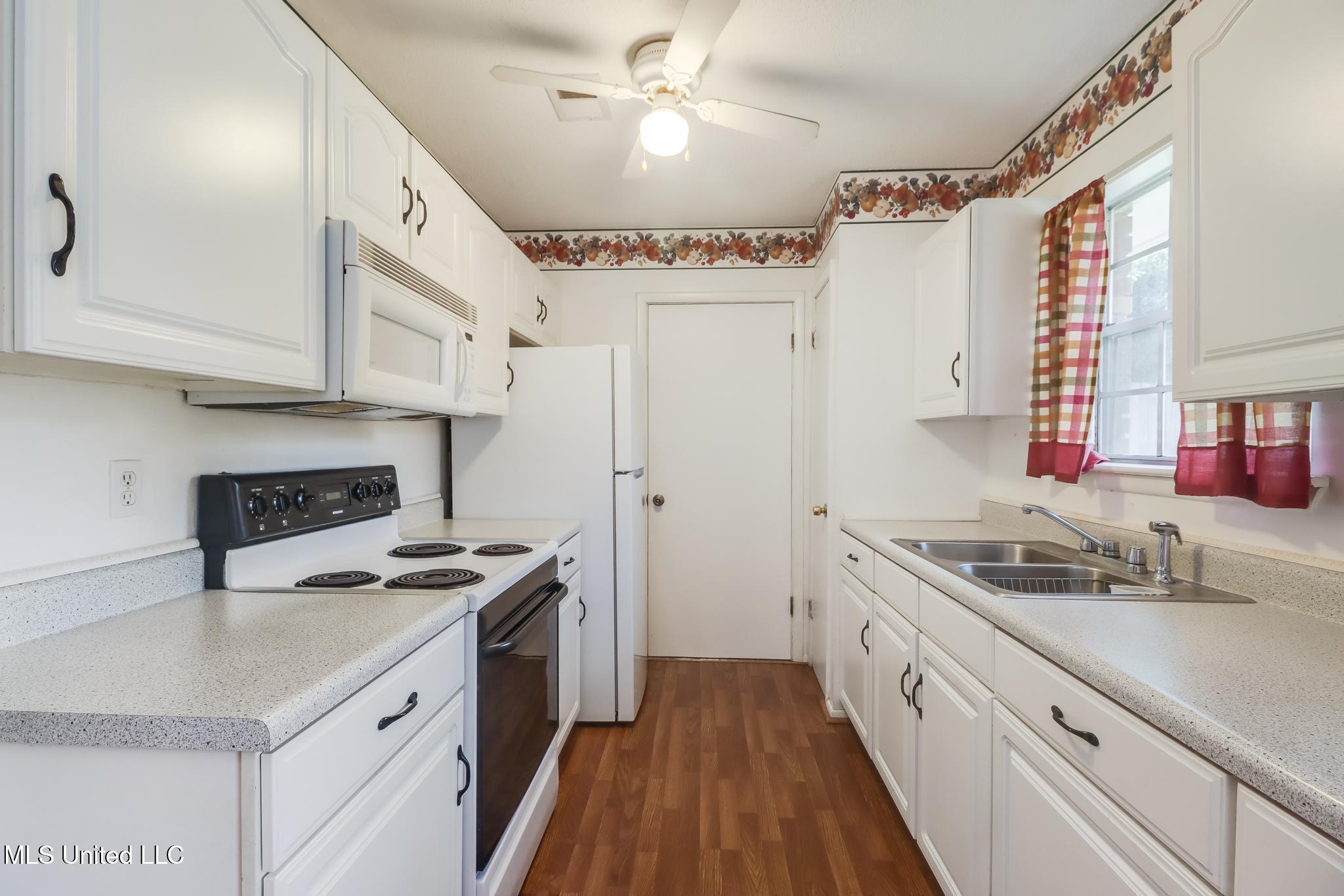 2412 Knox Street, Gulfport, Mississippi image 5