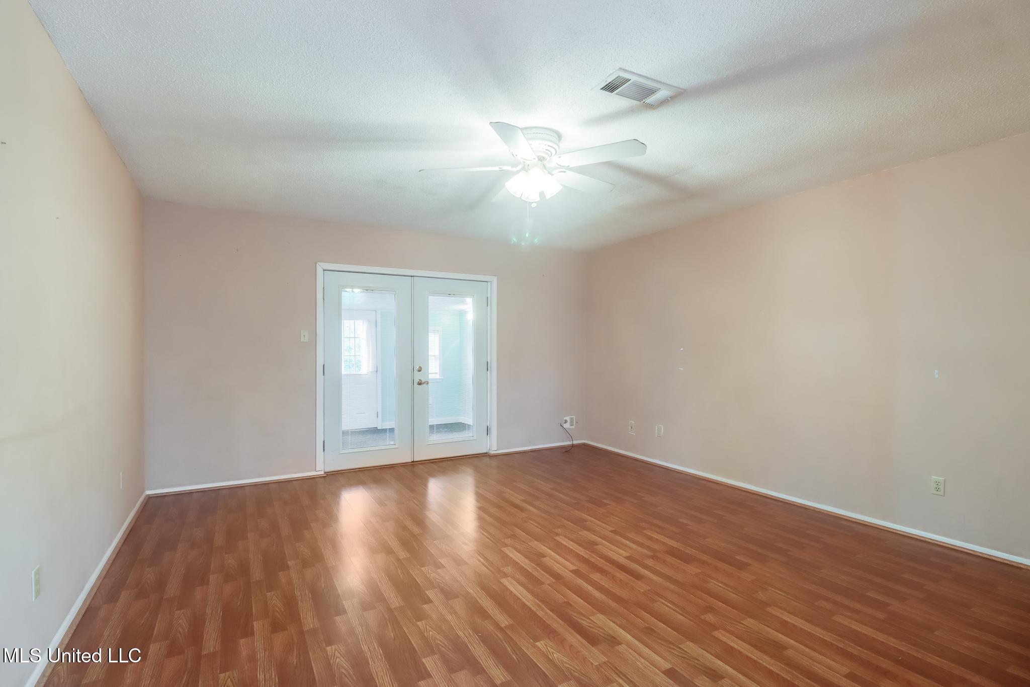 2412 Knox Street, Gulfport, Mississippi image 2