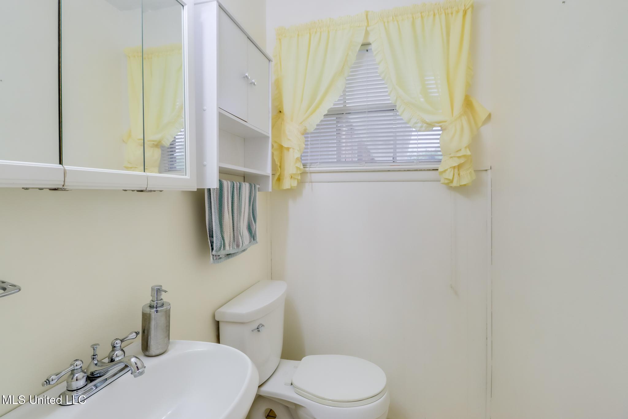 2412 Knox Street, Gulfport, Mississippi image 12