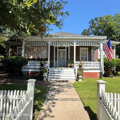 Homes For Sale - 718 N Union Street<br/> Adams County, Natchez, MS 39120