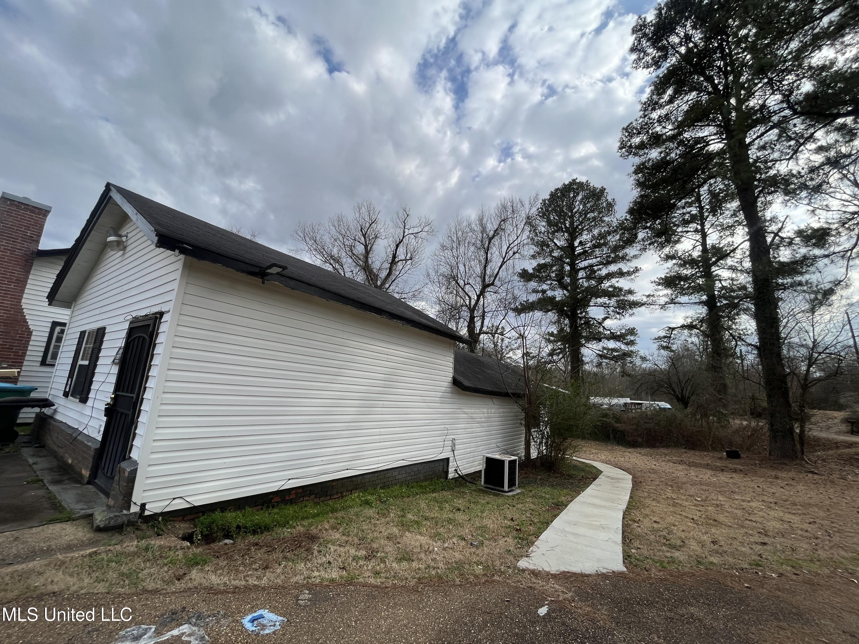 1289 South Street, Grenada, Mississippi image 11