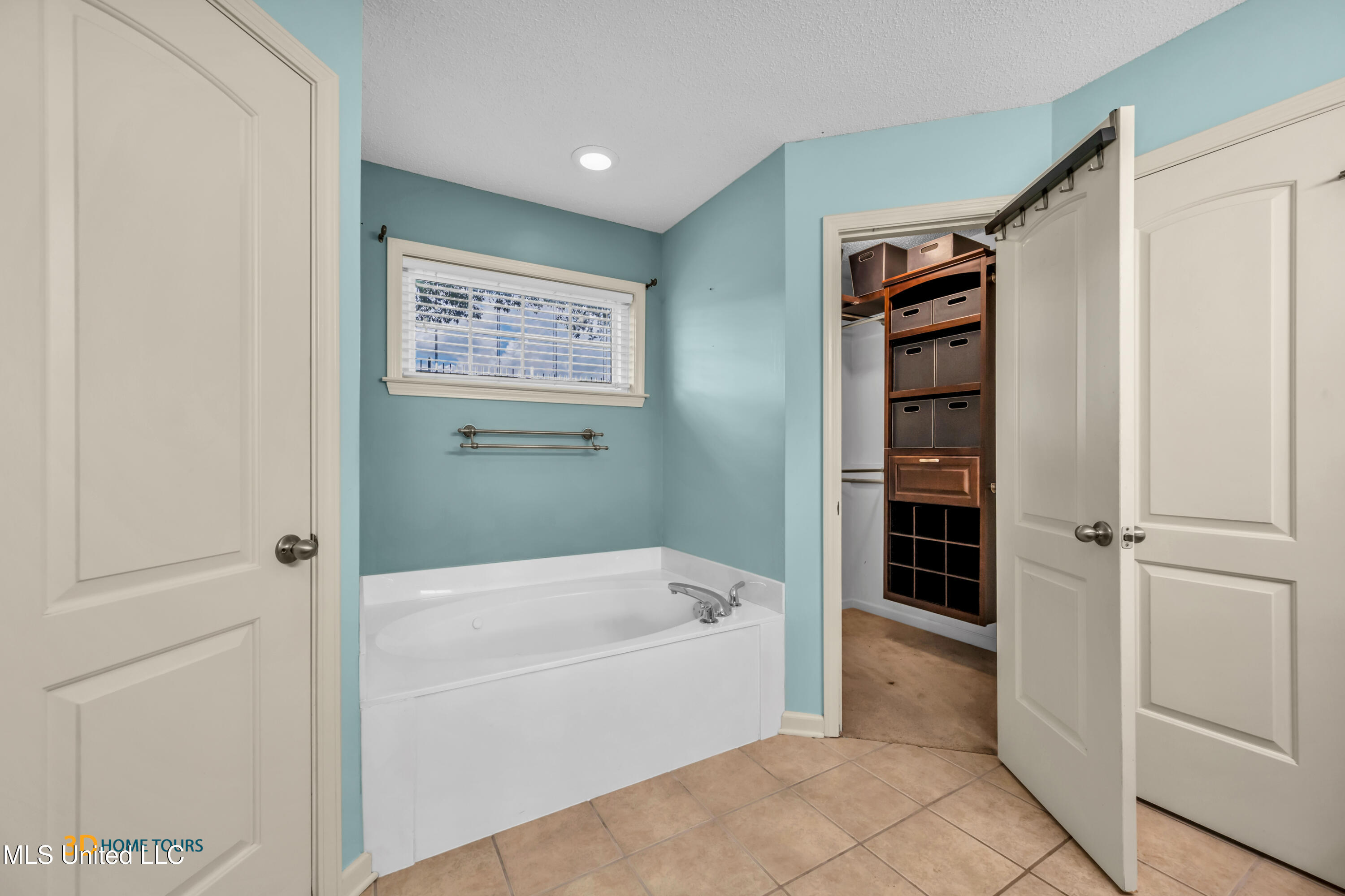 7873 Meadow Ridge Lane, Olive Branch, Mississippi image 10