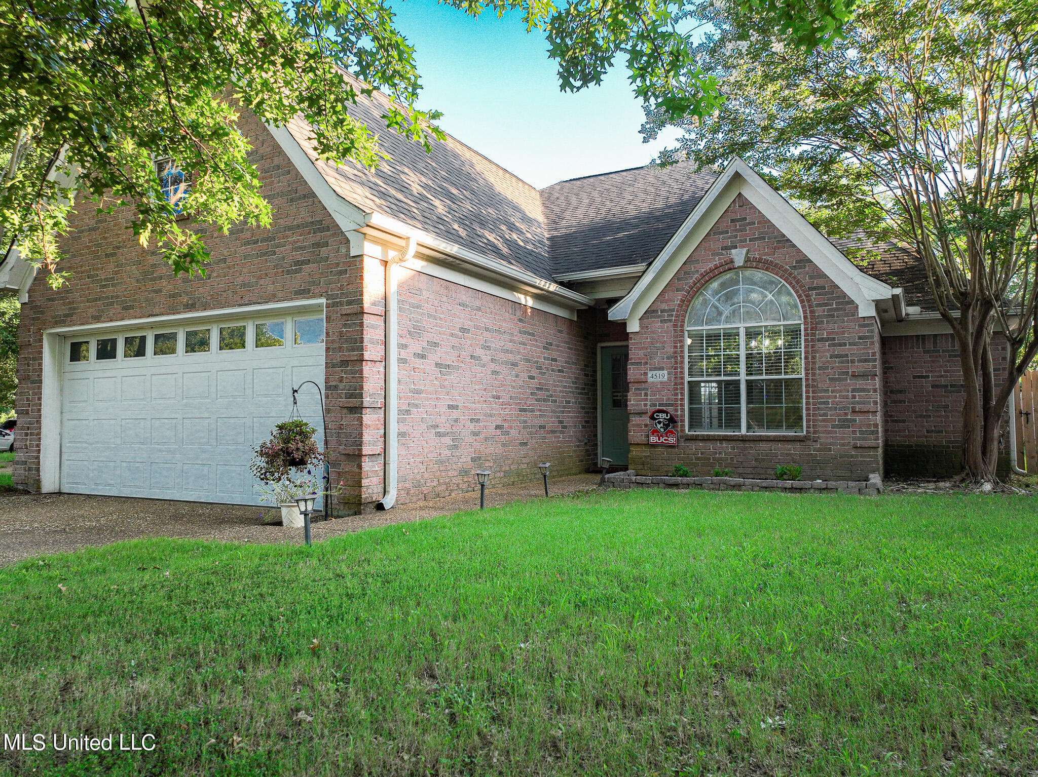 4519 Graham Lake Drive, Olive Branch, Mississippi image 1