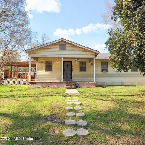 Homes For Sale - 1704 Pecan Road<br/> Newton, MS 39345