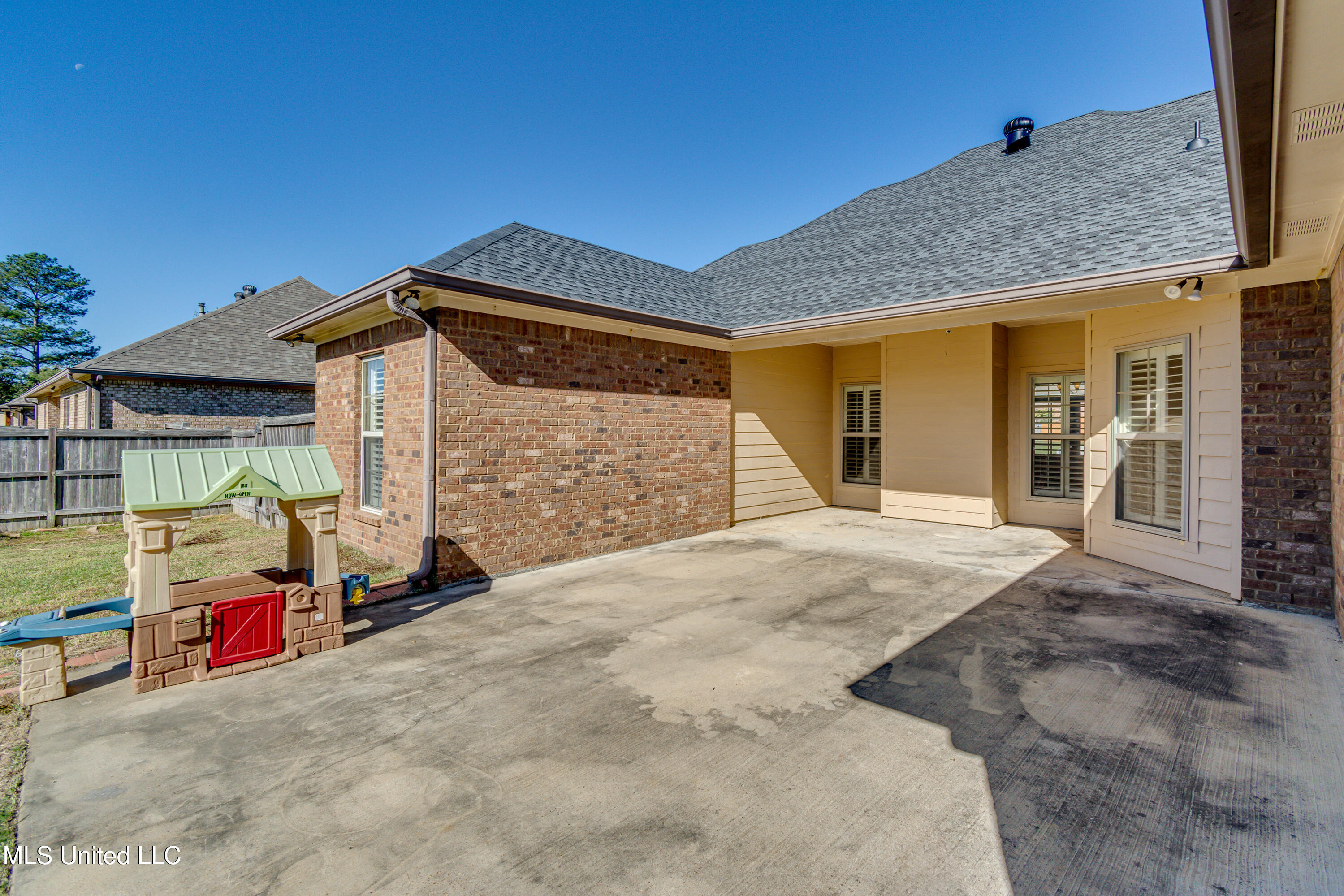 Clinton, Mississippi 39056, United States, 4 Bedrooms Bedrooms, ,2 BathroomsBathrooms,Residential,Active,26973