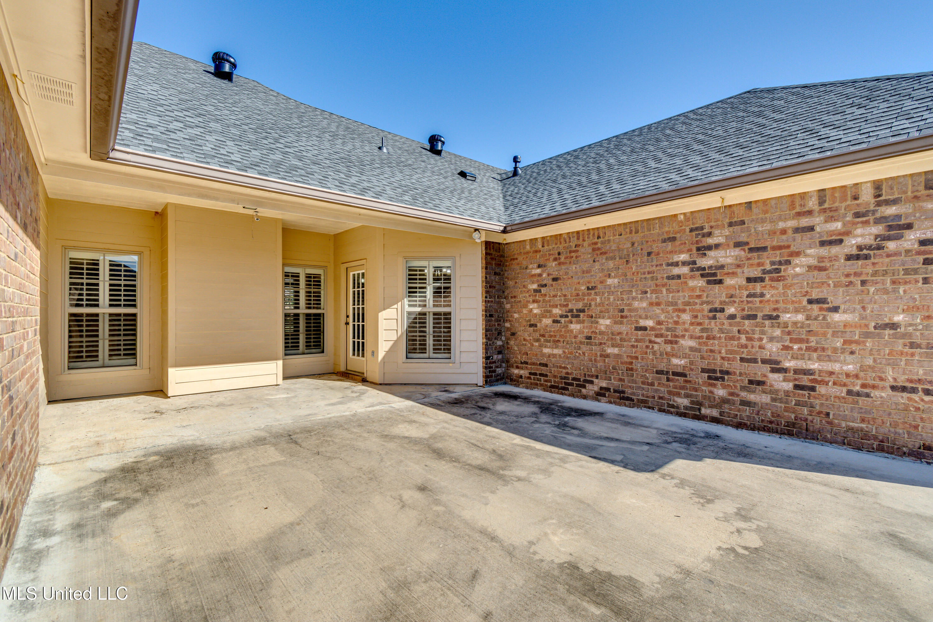 Clinton, Mississippi 39056, United States, 4 Bedrooms Bedrooms, ,2 BathroomsBathrooms,Residential,Active,26973