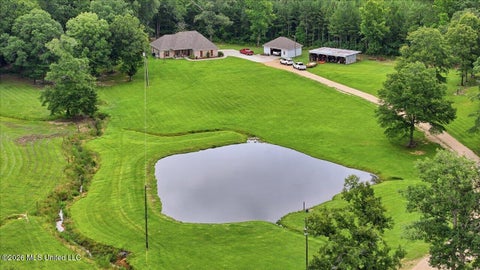 Homes For Sale - 195 Allen Road<br/> Simpson County, Magee, MS 39111