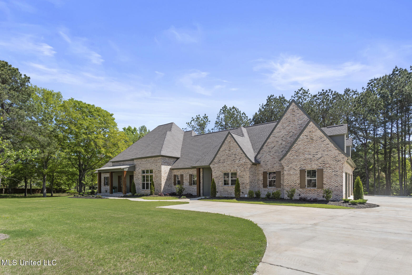 116 Anna Cove, Madison, Mississippi image 2