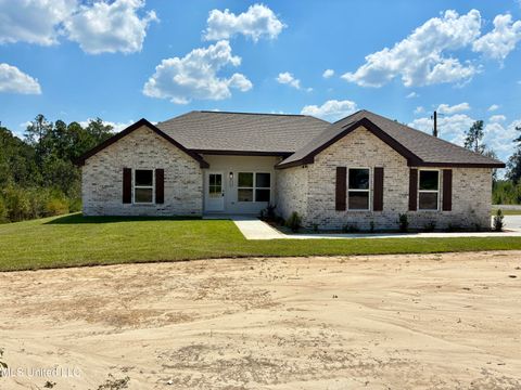 Homes For Sale - 24100 Autumn Place<br/> Kiln, MS 39556