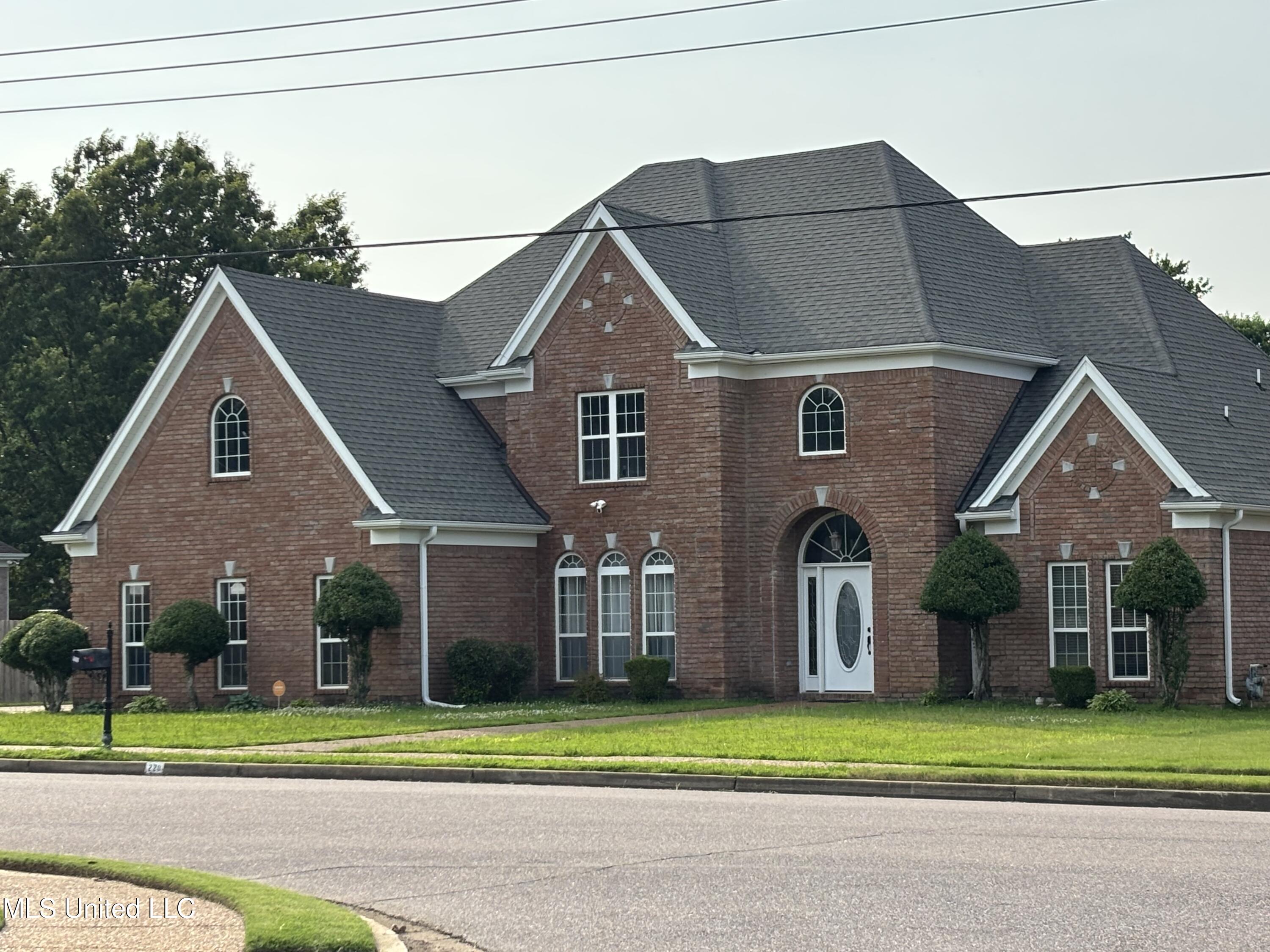 220 Forked Creek Parkway, Hernando, Mississippi image 1
