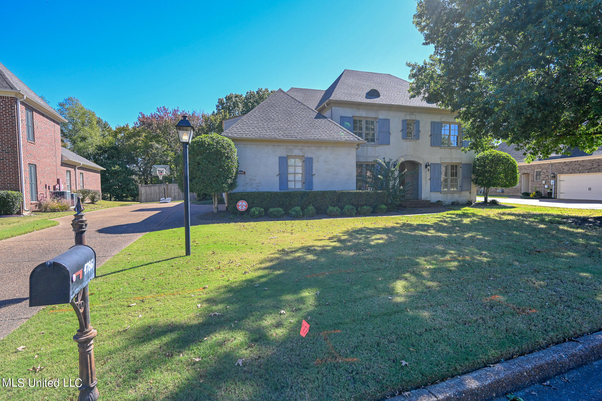 4786 Delbridge E Court, Olive Branch, Mississippi image 2