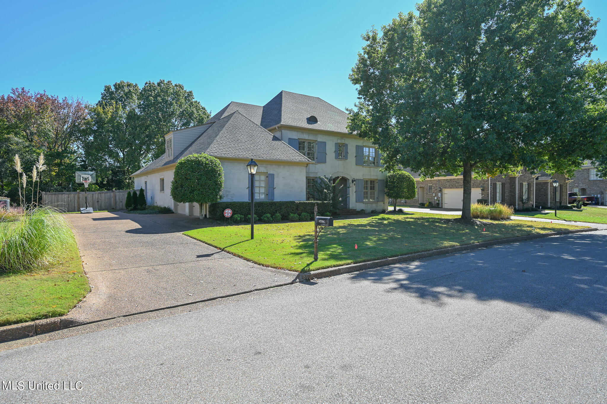 4786 Delbridge E Court, Olive Branch, Mississippi image 6