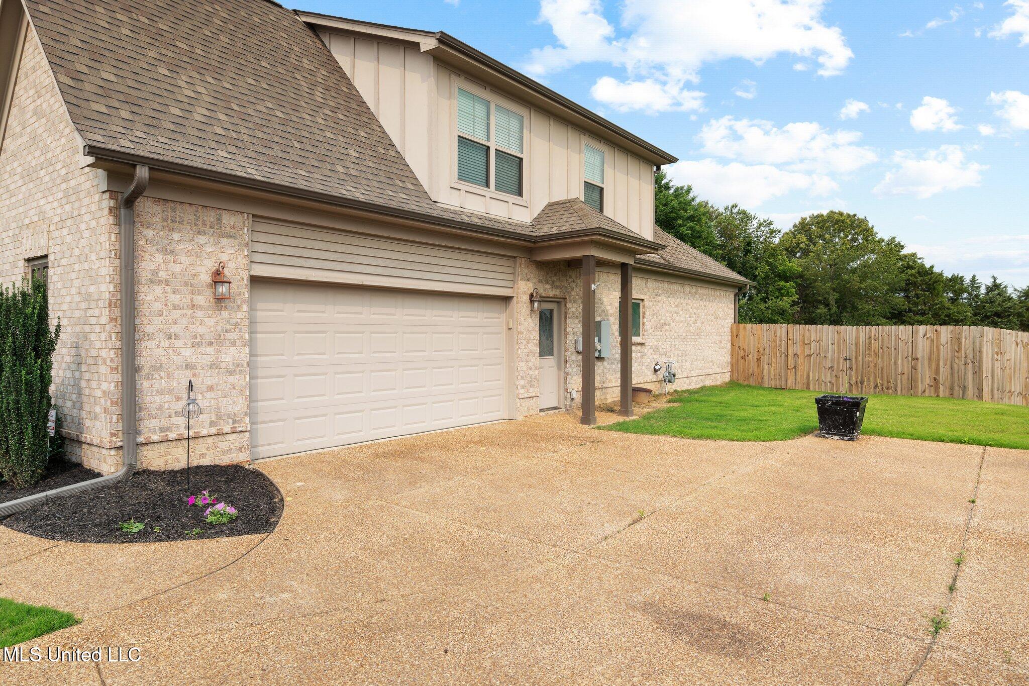 3717 Beech Tree Cove, Southaven, Mississippi image 3