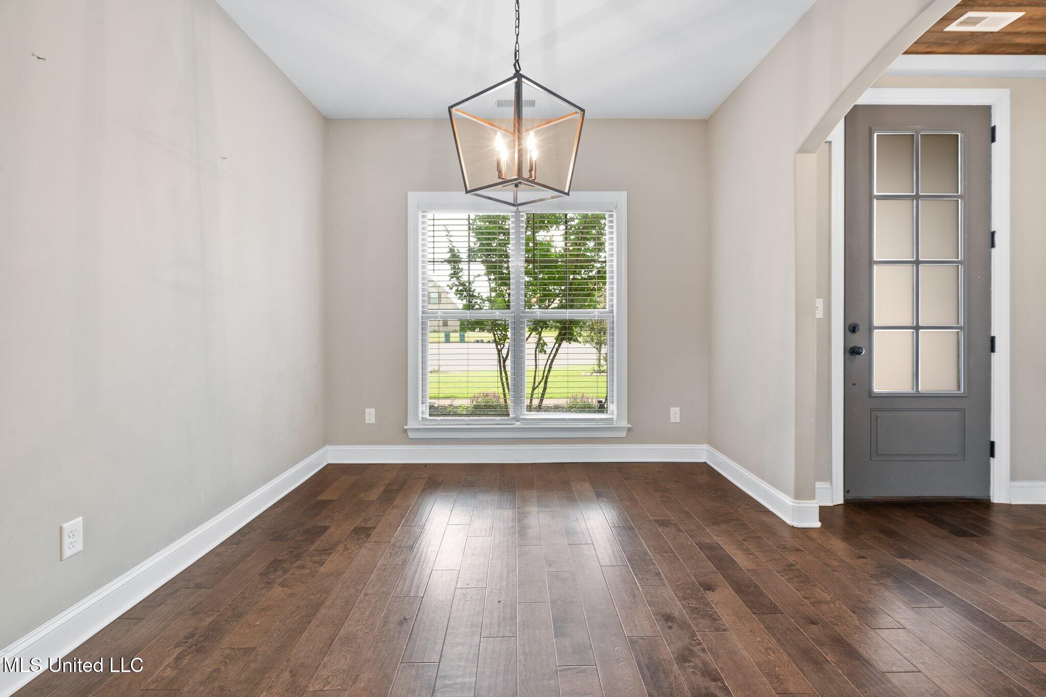 3717 Beech Tree Cove, Southaven, Mississippi image 6