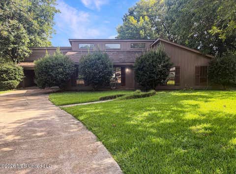 Homes For Sale - 328 S Longmeadow Court<br/> Ridgeland, MS 39157