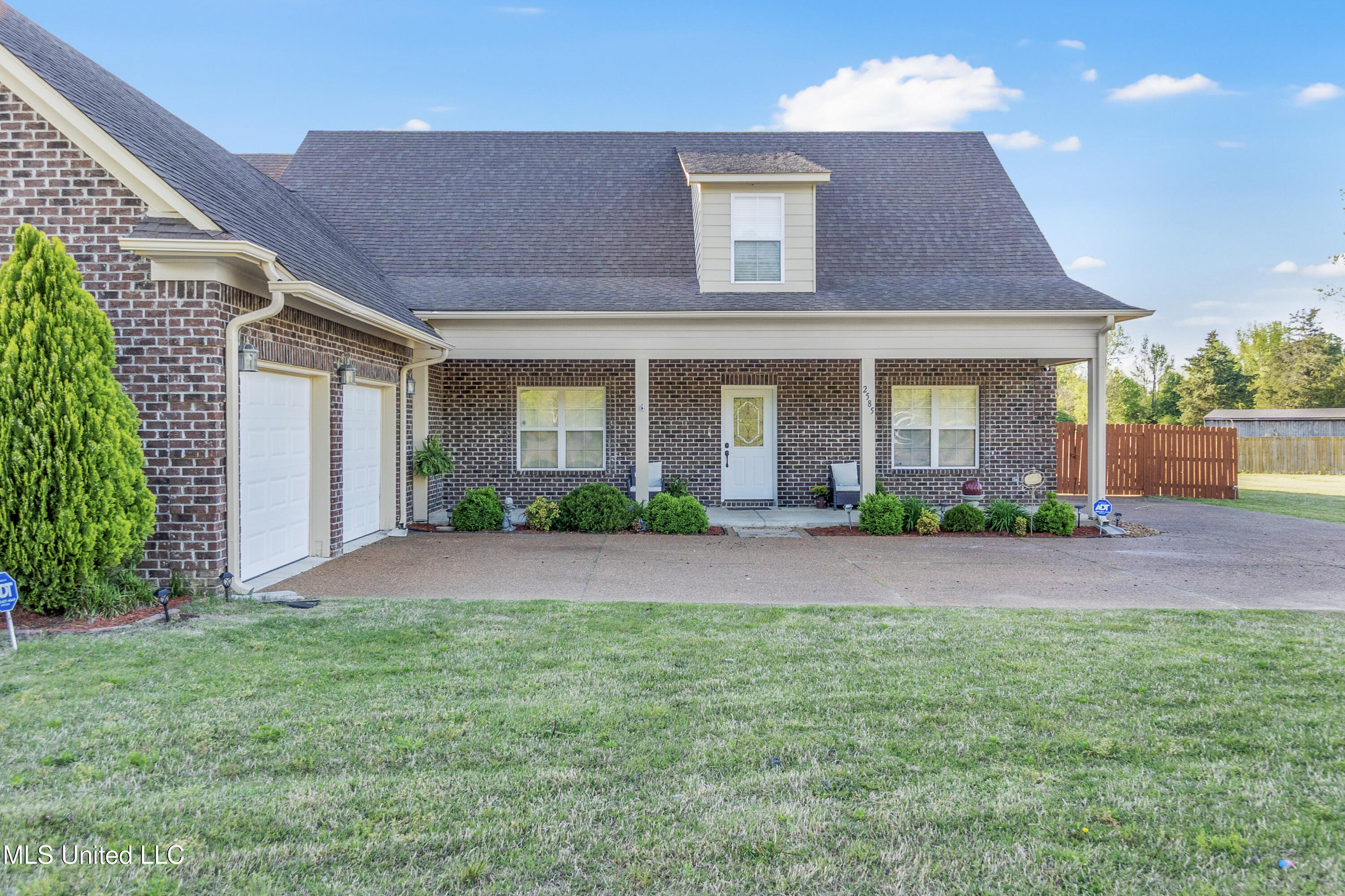 2585 Rodeo Way, Nesbit, Mississippi image 3