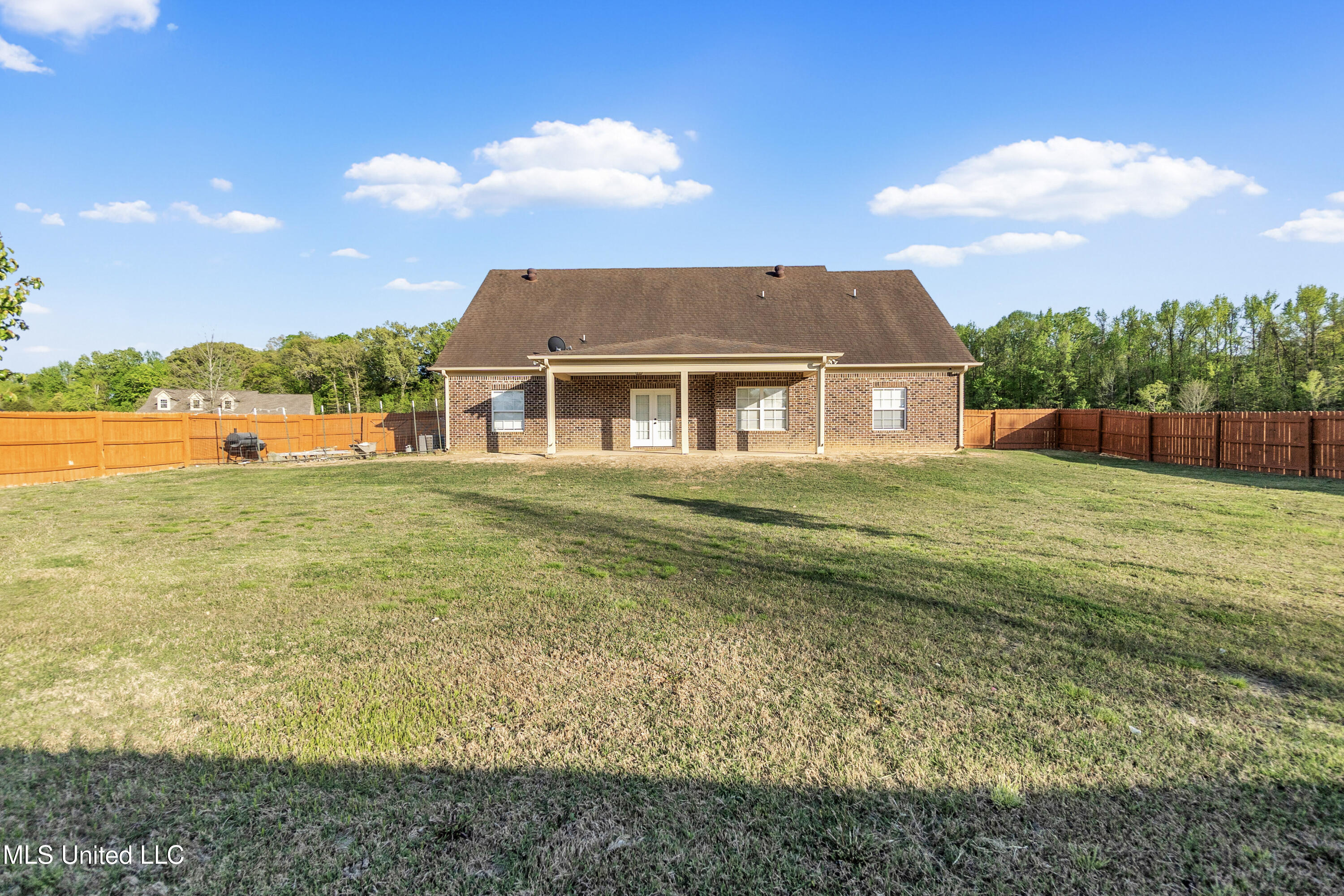 2585 Rodeo Way, Nesbit, Mississippi image 5
