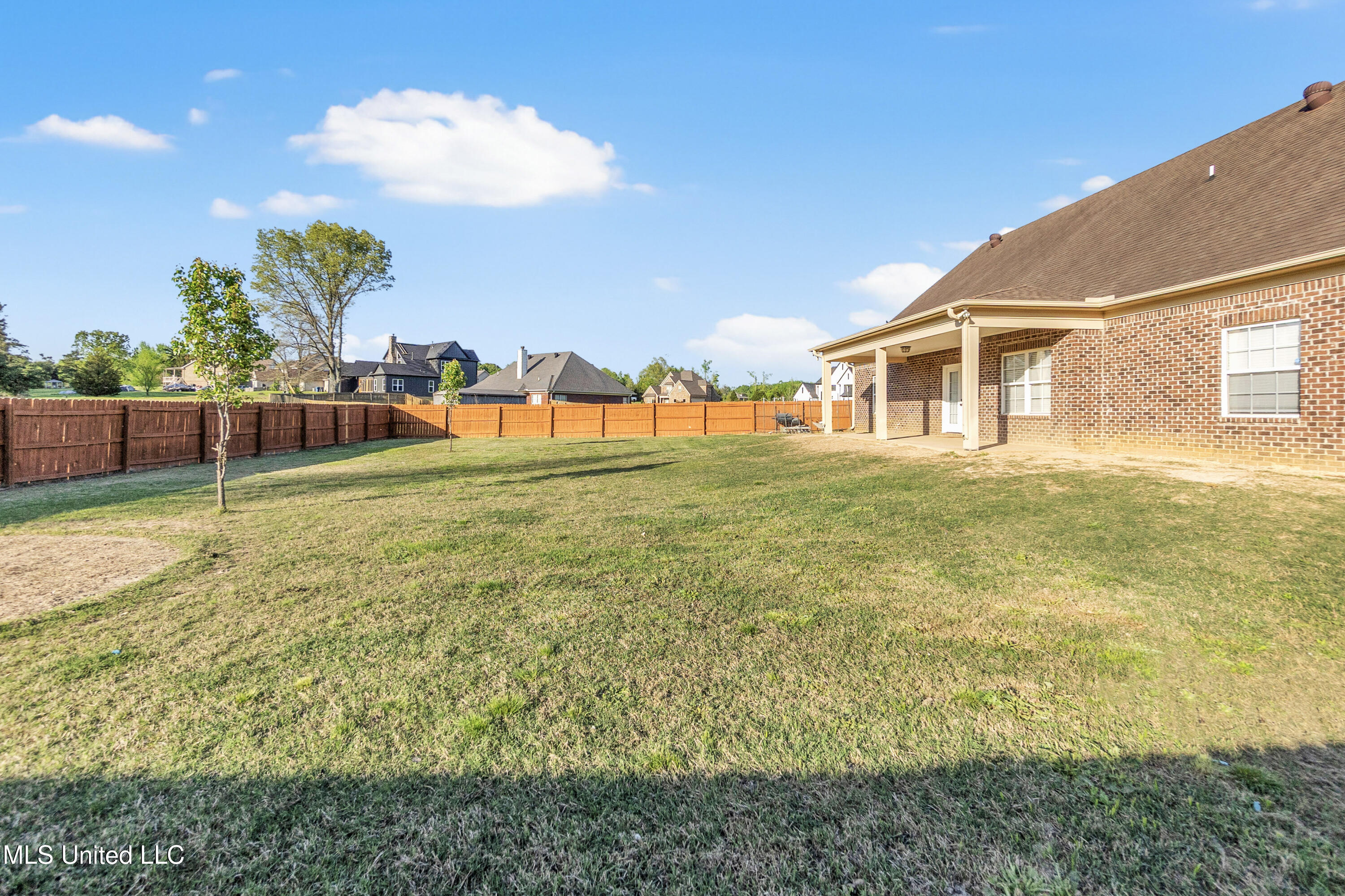 2585 Rodeo Way, Nesbit, Mississippi image 4