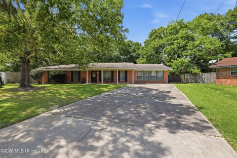 Homes For Sale - 4221 Londontown Road<br/> Pascagoula, MS 39581