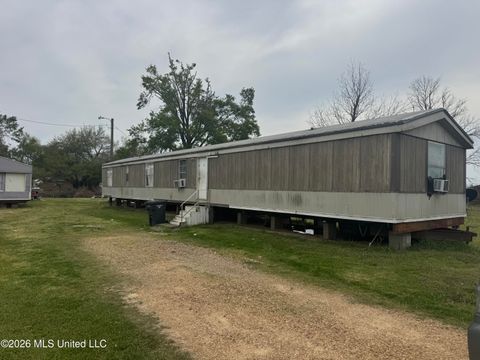 Mobile Home For Sale - Bass Road<br/> Humphreys County, Louise, MS 39097