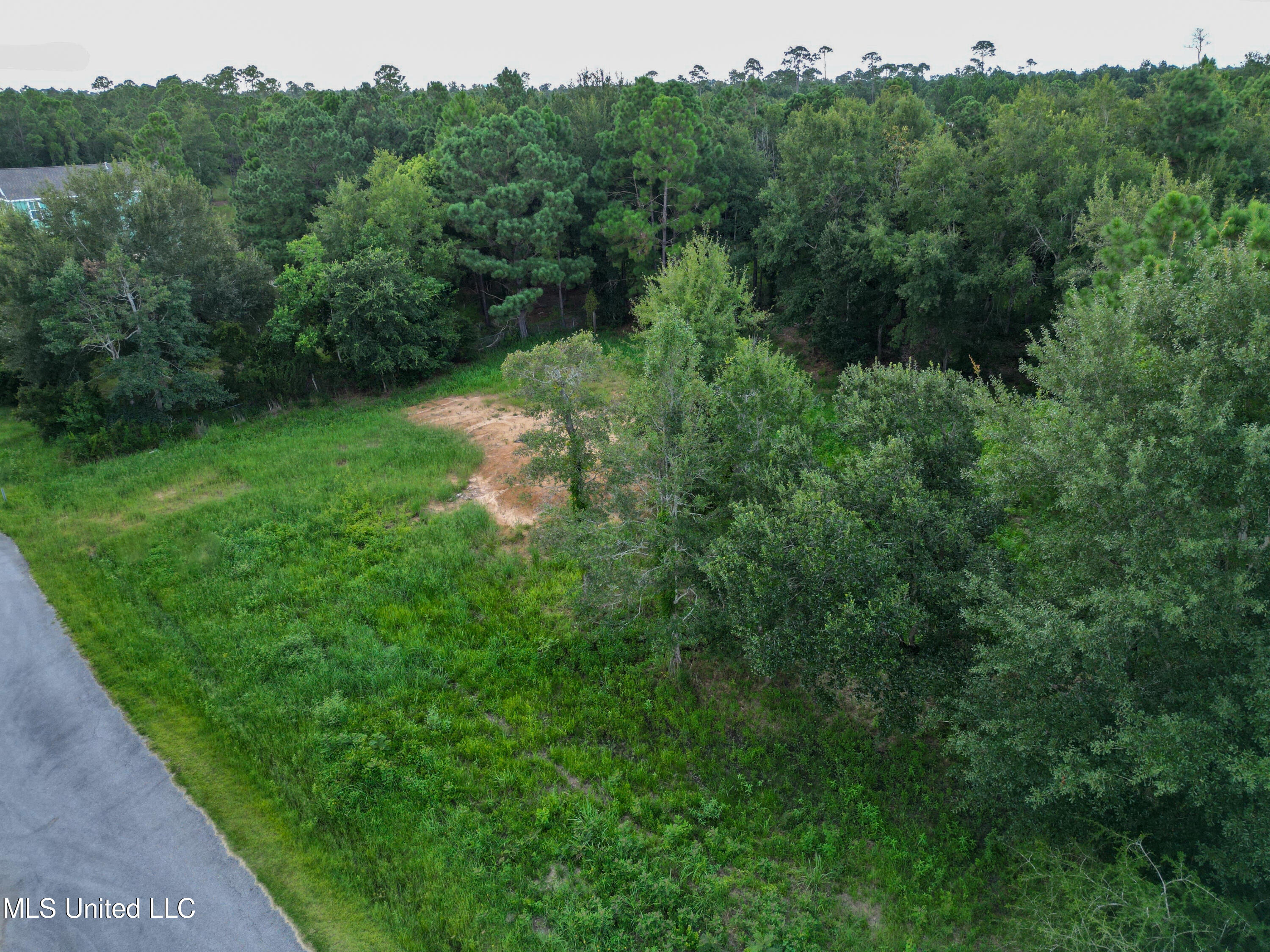 222 Hillcrest Street, Waveland, Mississippi image 4