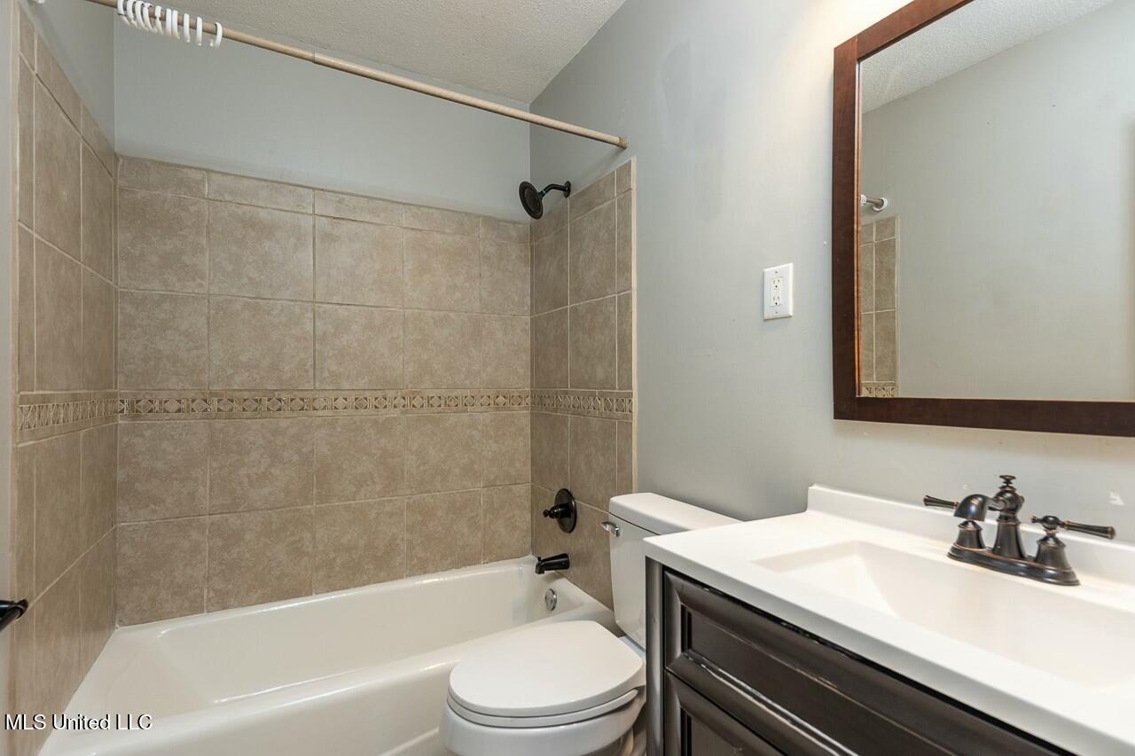 8422 Cedarbrush Drive, Southaven, Mississippi image 23
