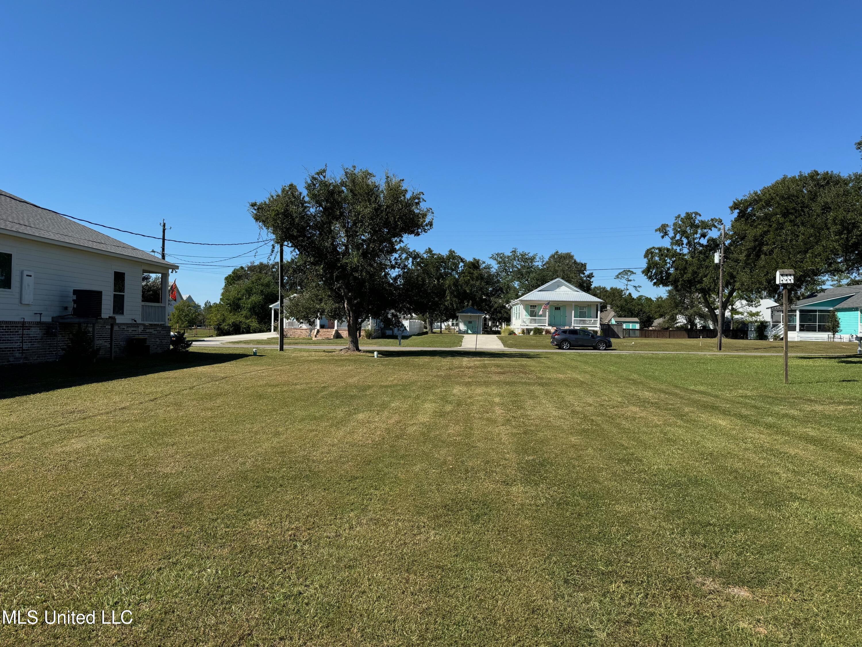 227 S Lang Avenue, Long Beach, Mississippi image 6