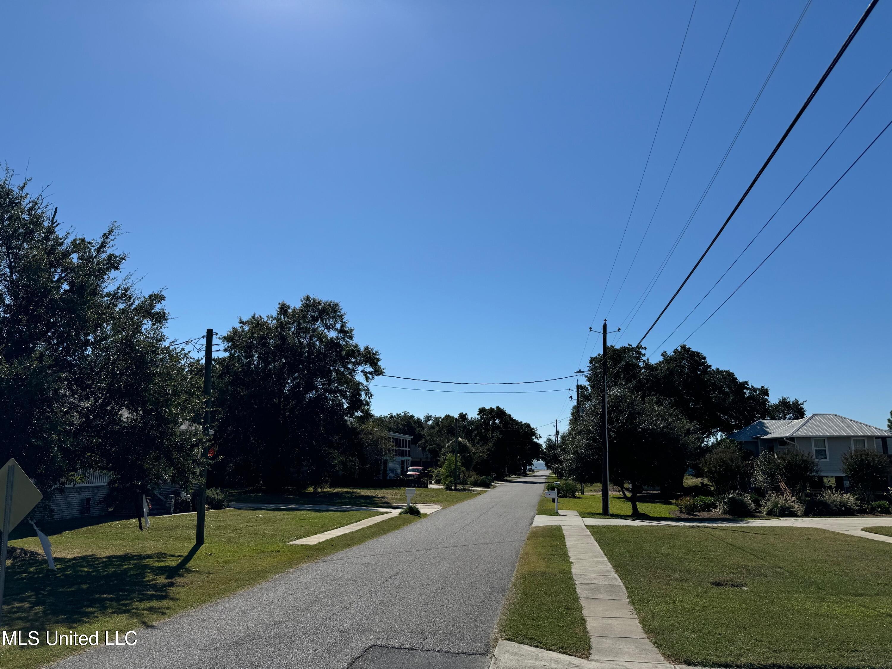 227 S Lang Avenue, Long Beach, Mississippi image 3