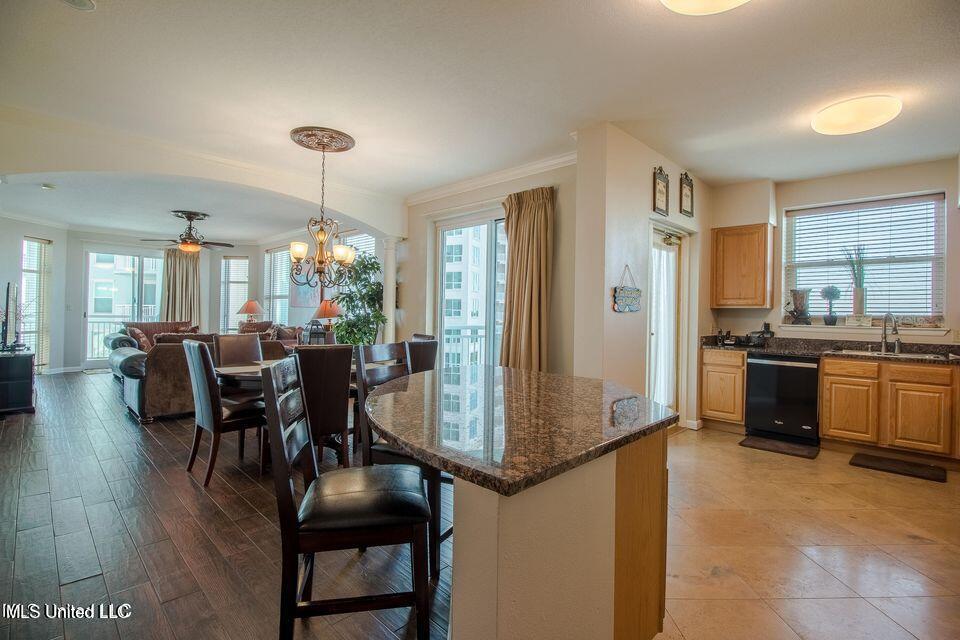 2230 Beach Drive #808, Gulfport, Mississippi image 9