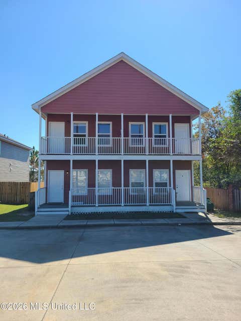 Homes For Sale - 2116 Magazine Street<br/> Ocean Springs, MS 39564