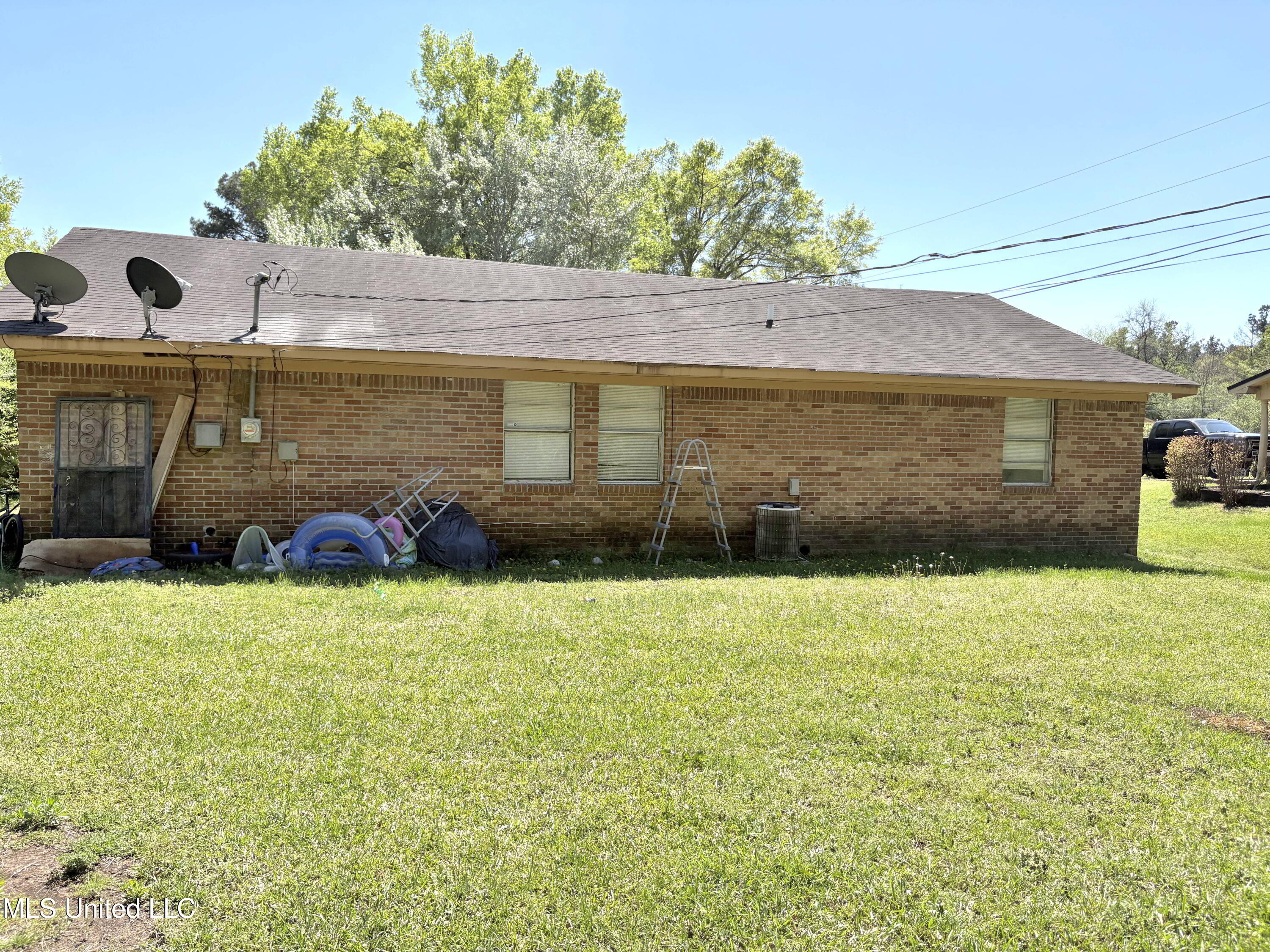 542 Sanders Avenue, Holly Springs, Mississippi image 2