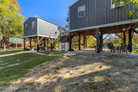 Homes For Sale - 13 River Bottom Road<br/> Perry County, New Augusta, MS 39462