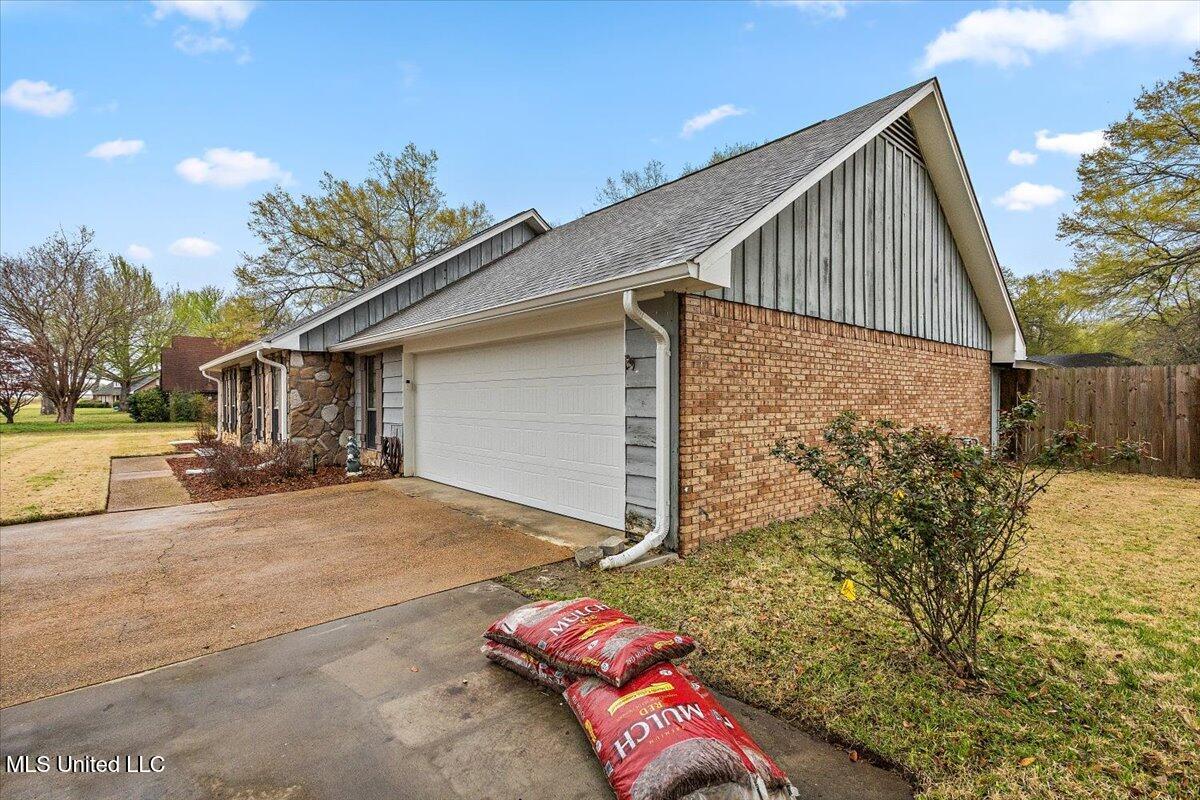 1906 Barnwell Circle, Yazoo City, Mississippi image 2