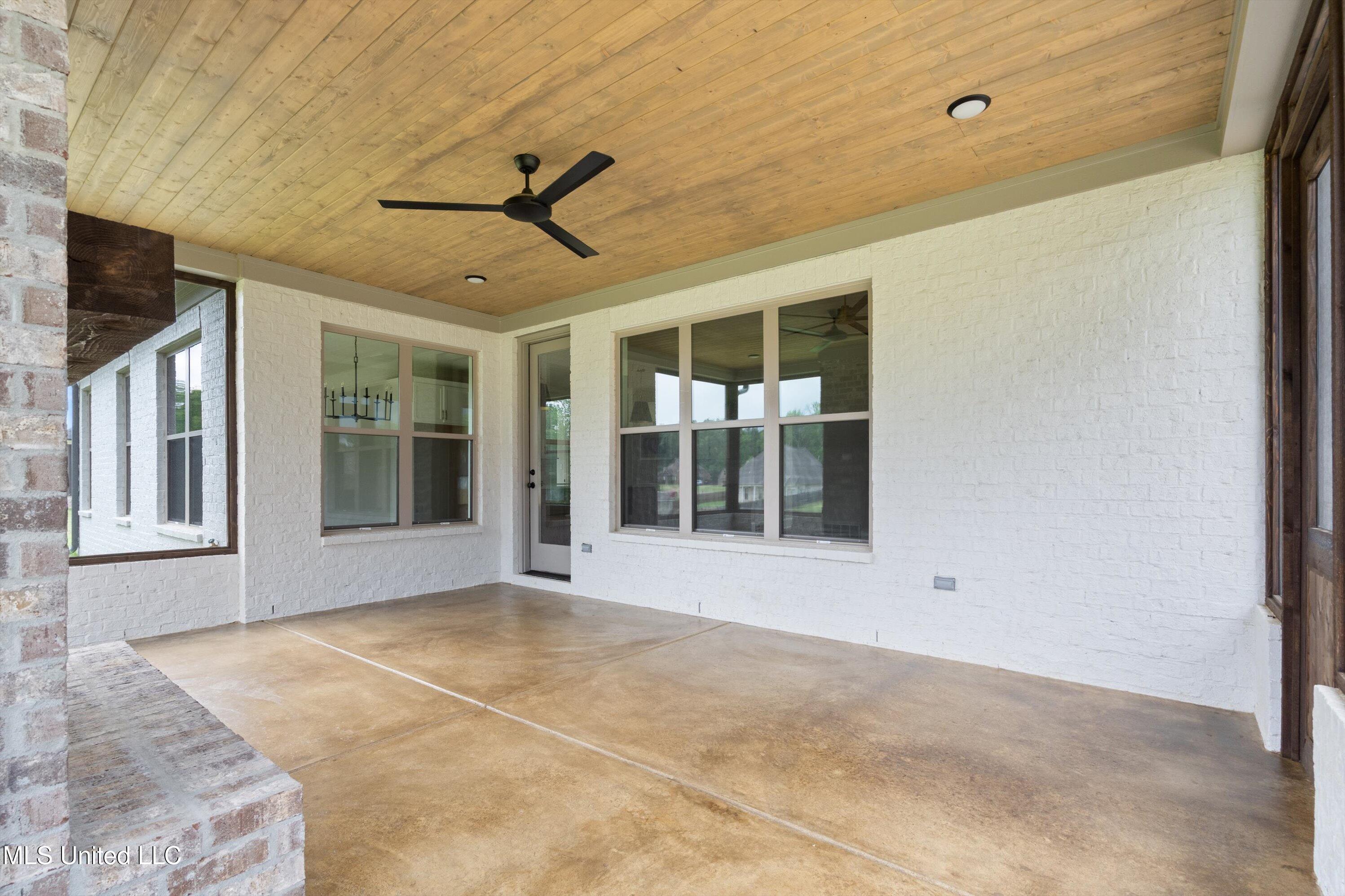 4364 Brooke Drive, Nesbit, Mississippi image 40
