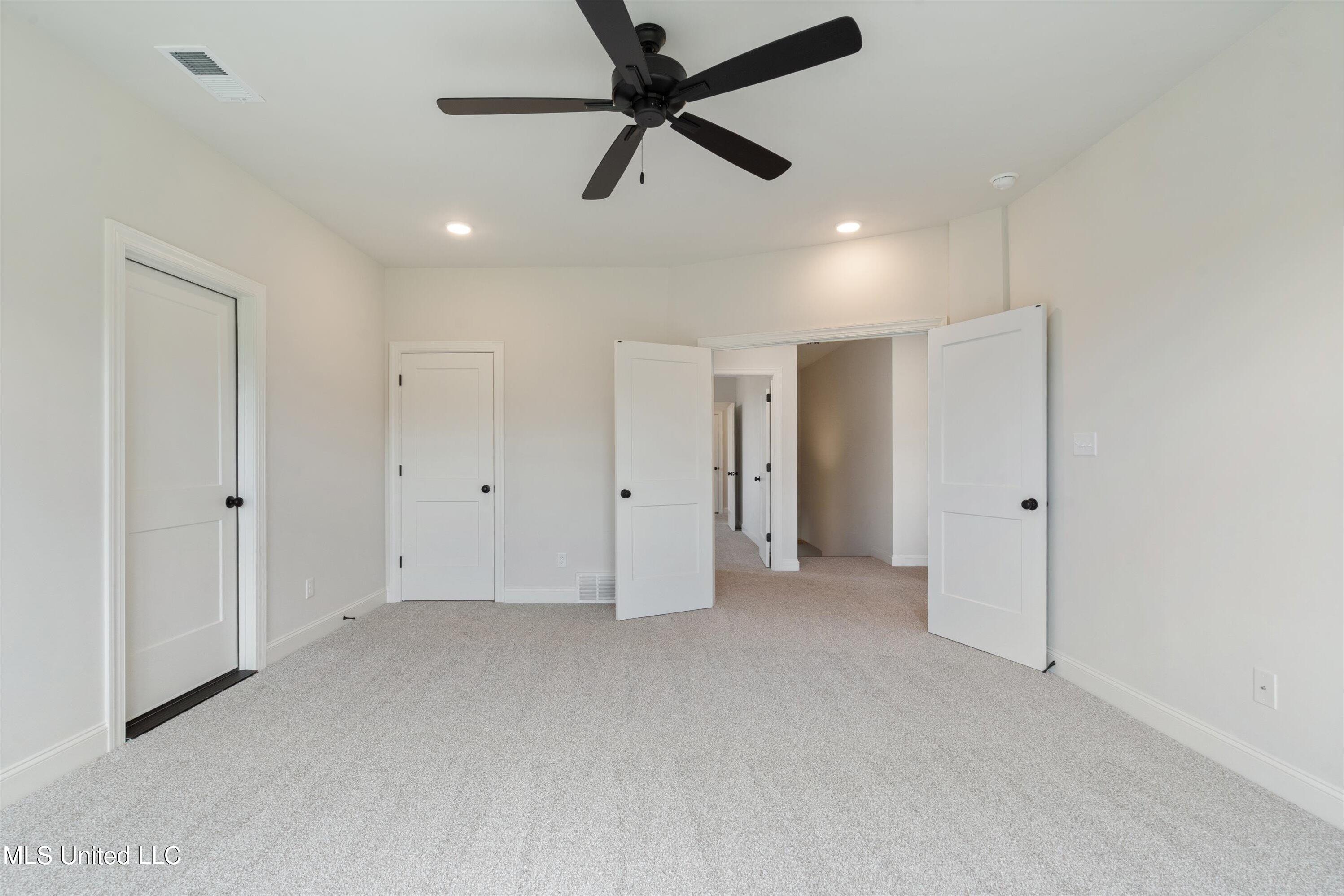 4364 Brooke Drive, Nesbit, Mississippi image 35