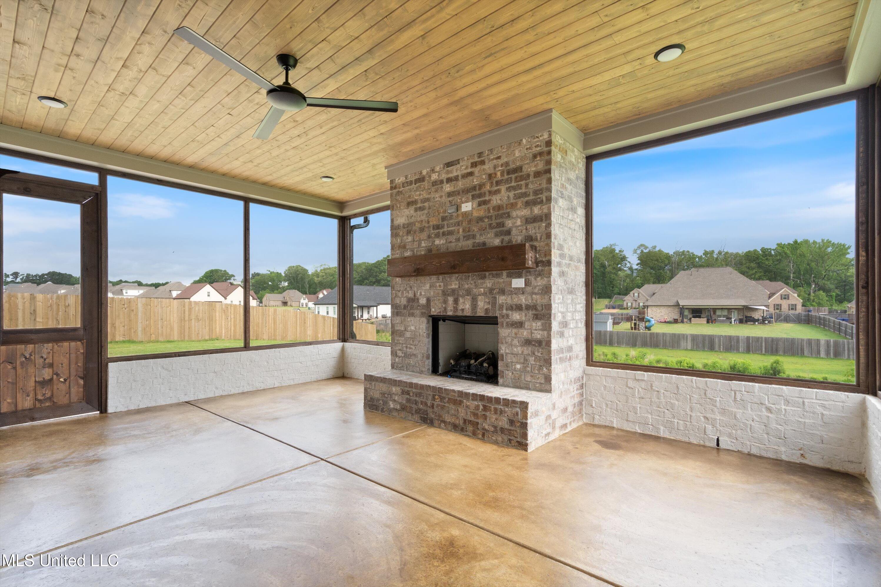 4364 Brooke Drive, Nesbit, Mississippi image 39
