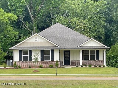 Homes For Sale - 4173 W Olivia Circle<br/> Olive Branch, MS 38654
