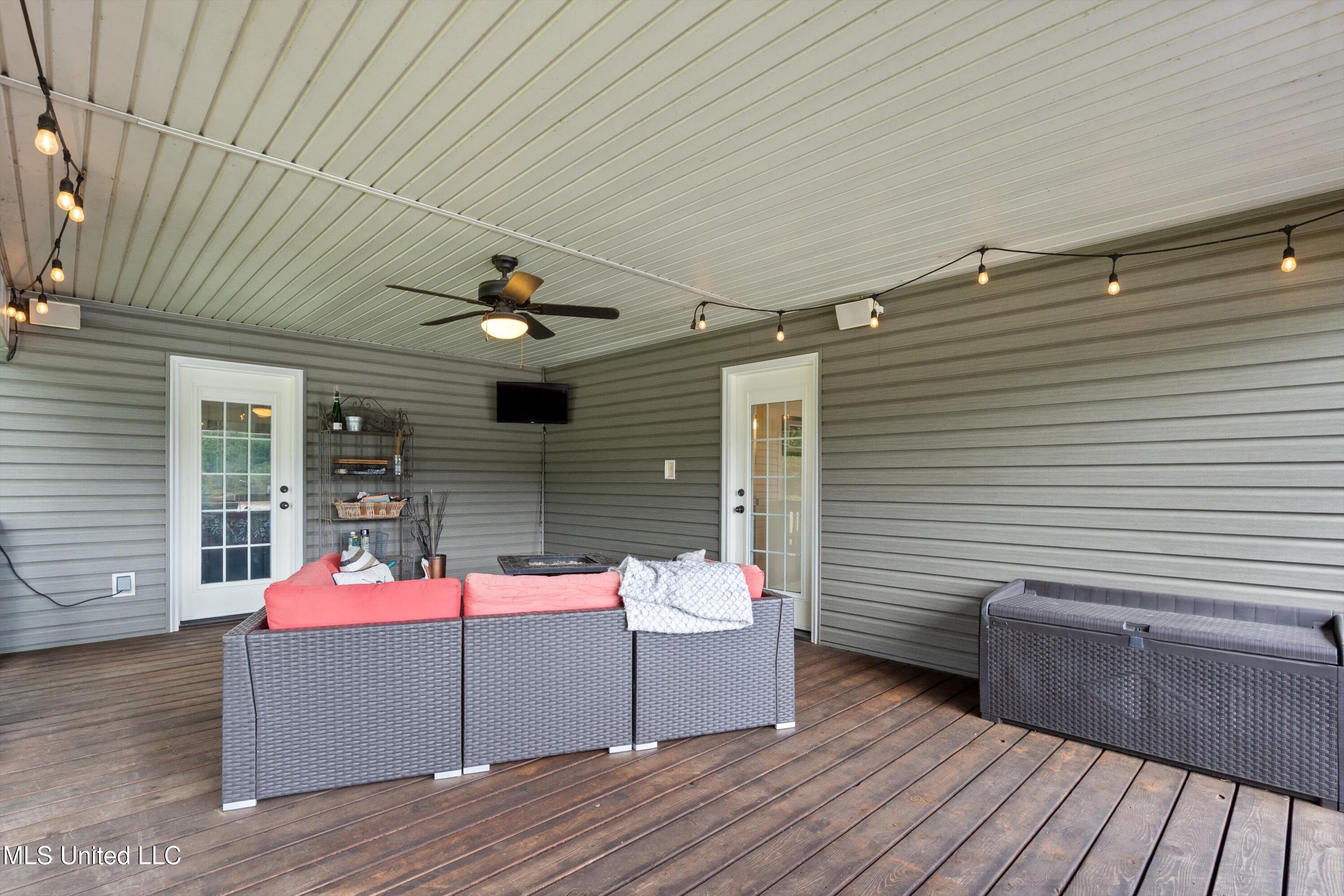 7300 W Shahkoka Drive, Olive Branch, Mississippi image 42