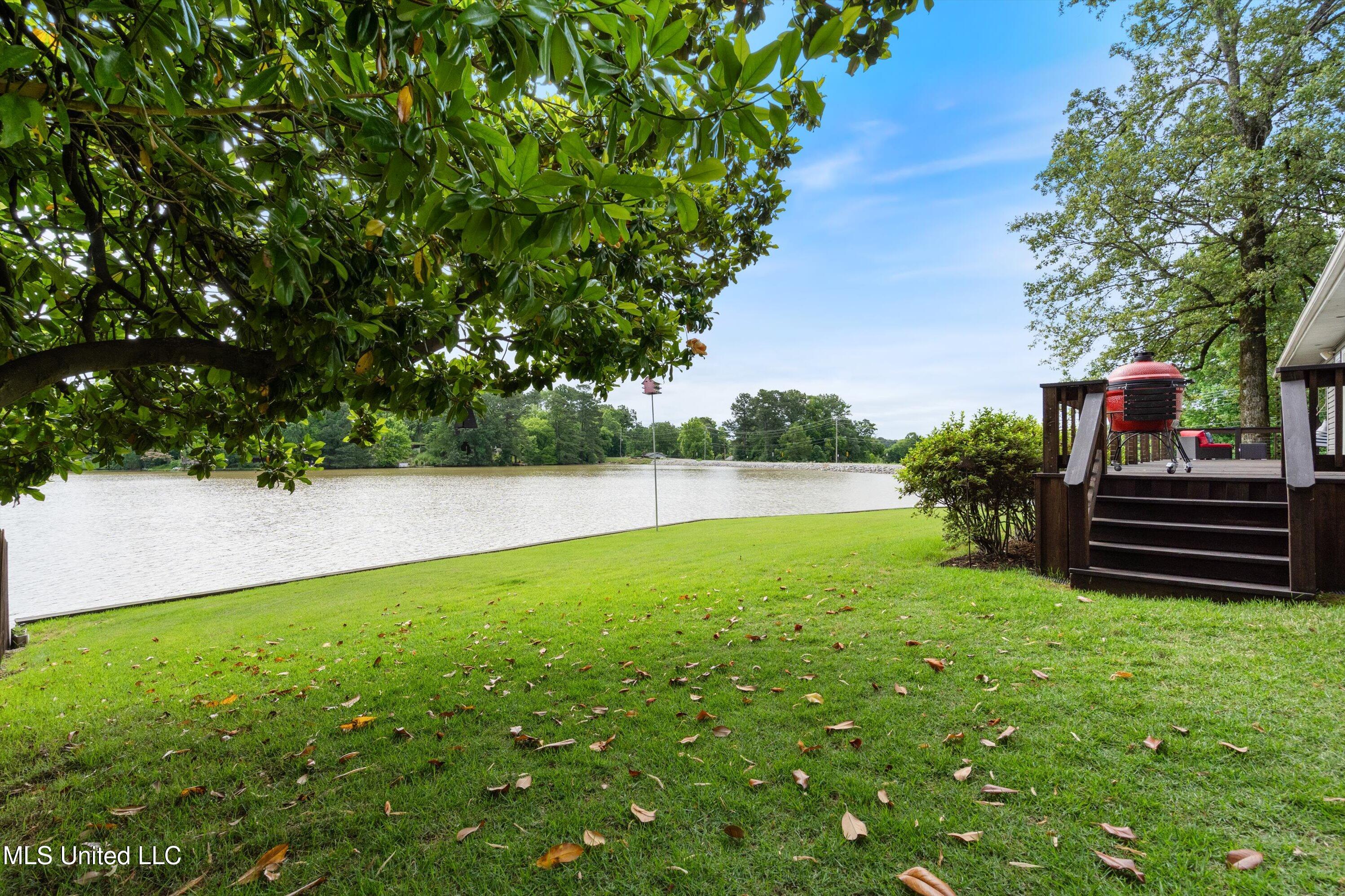 7300 W Shahkoka Drive, Olive Branch, Mississippi image 37