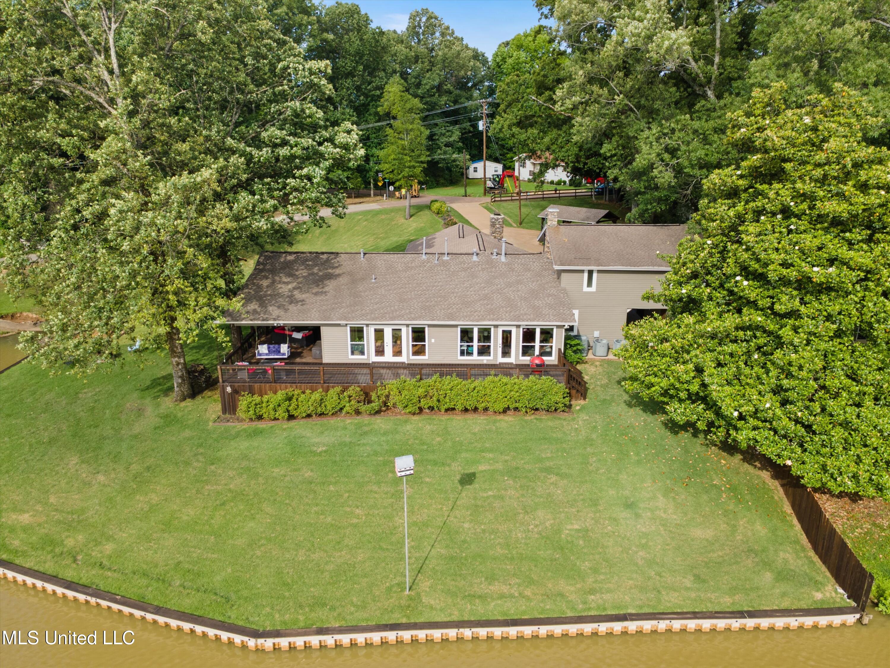 7300 W Shahkoka Drive, Olive Branch, Mississippi image 49